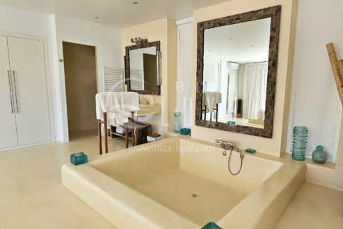 6105 - Cala Jondal - 02