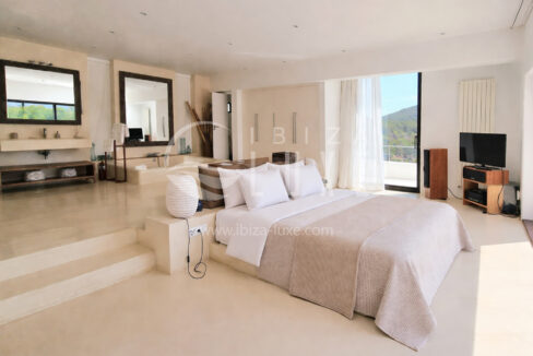 6105 - Cala Jondal - 04