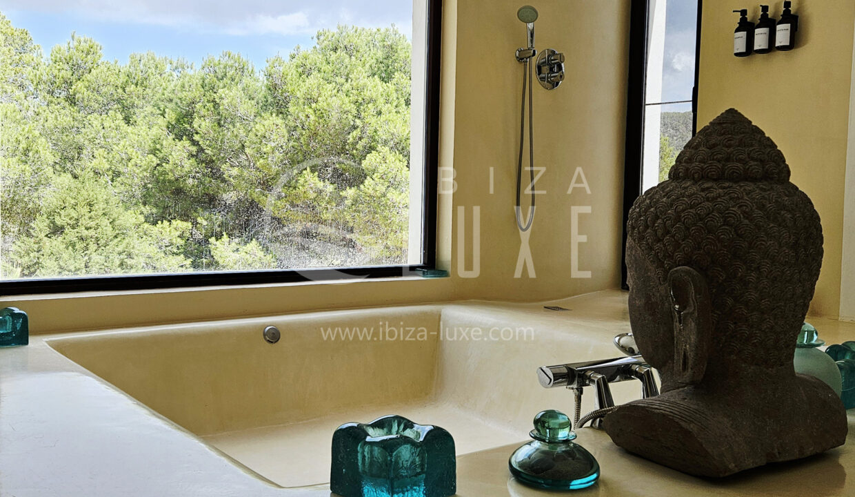 6105 - Cala Jondal - 06