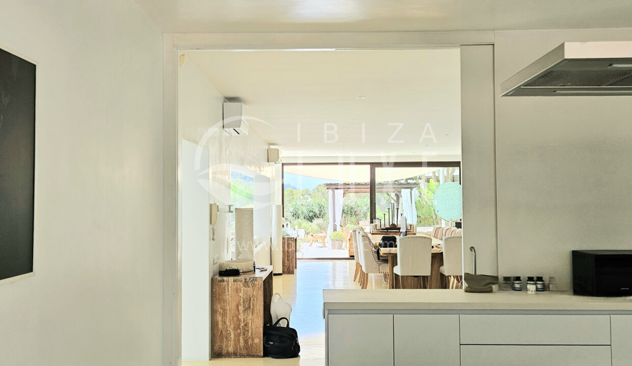 6105 - Cala Jondal - 12