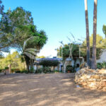 Finca avec vaste cour et jardin